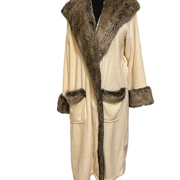 Pottery‎ Barn Faux Fur Trimmed Plush Hooded Robe*No Belt*